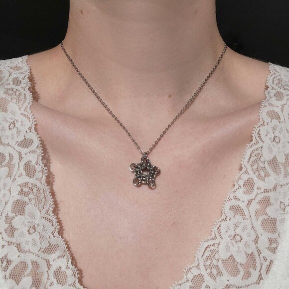 Gothic unique lucky star silver chainmail necklace - Picture 2 of 10